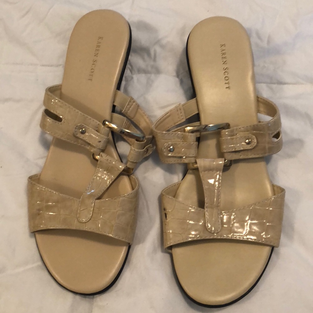 Off white- tan sandals